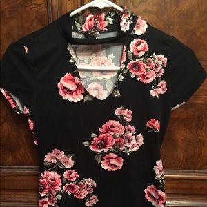 floral top with choker neck